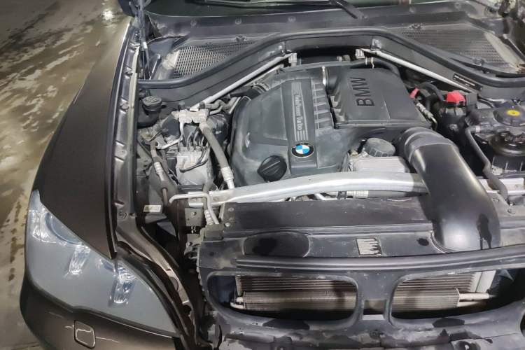 Used BMW X5 2011 xDrive35i Luxury Model Engine Bay Right