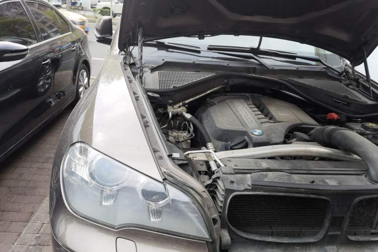 Used BMW X5 2011 xDrive35i Luxury Model Engine Bay Right