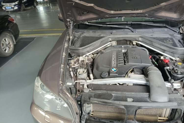 Used BMW X5 2011 xDrive35i Luxury Model Engine Bay Right