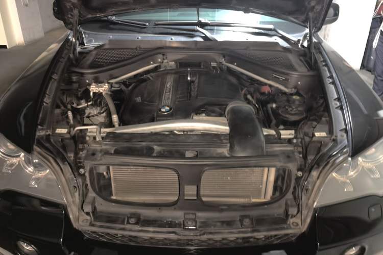 Used BMW X5 2011 xDrive35i Luxury Model Engine Bay