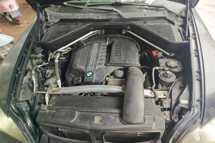Used BMW X5 2011 xDrive35i M Sport model Engine Bay