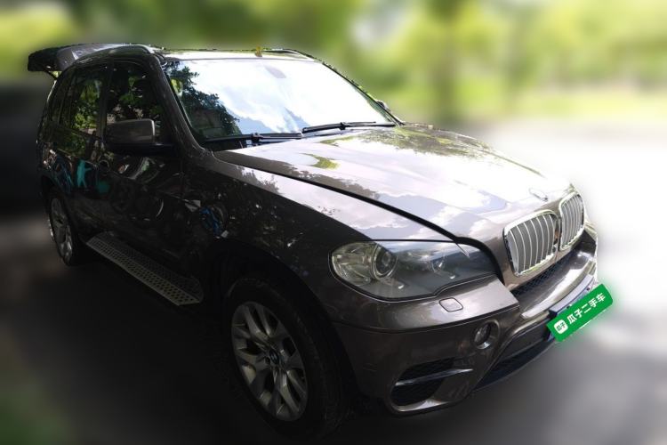 Used BMW X5 2011 xDrive35i Luxury Edition Front Right 45 Deg