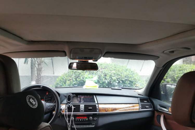 Used BMW X5 2011 xDrive35i Leading Model Headliner