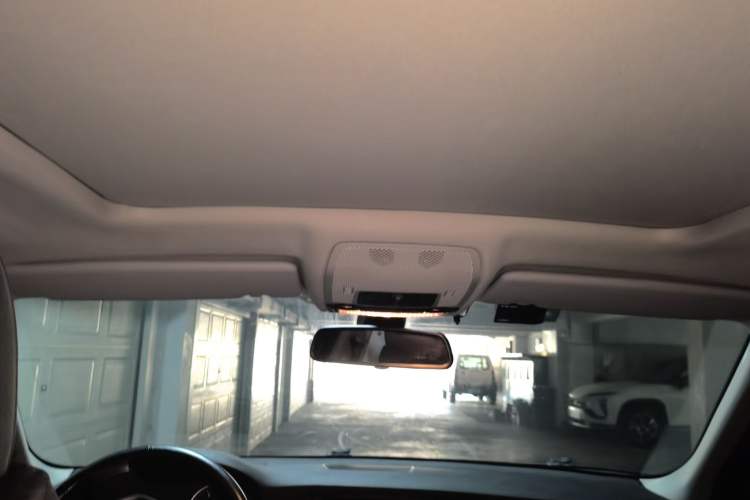 Used BMW X5 2011 xDrive35i Luxury Model Headliner