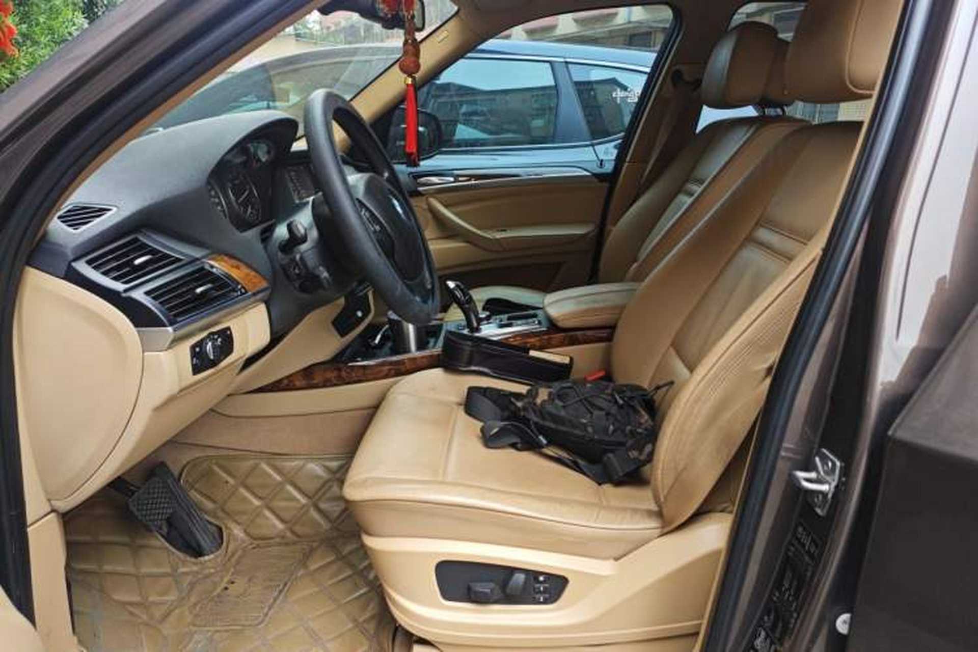 Used BMW X5 2011 xDrive35i Leading Model Left Front Seat