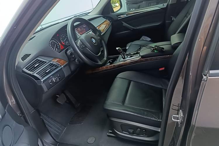 Used BMW X5 2011 xDrive35i Luxury Model Left Front Seat