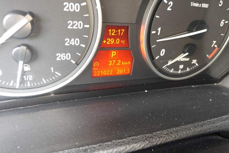 Used BMW X5 2011 xDrive35i Luxury Edition Odometer Close Up