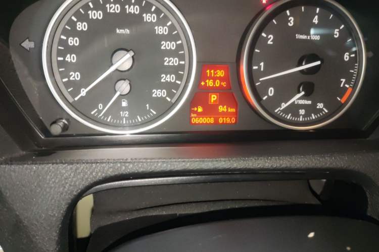 Used BMW X5 2011 xDrive35i Luxury Model Odometer Close Up