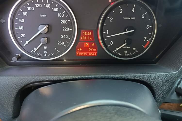 Used BMW X5 2011 xDrive35i Luxury Model Odometer Close Up