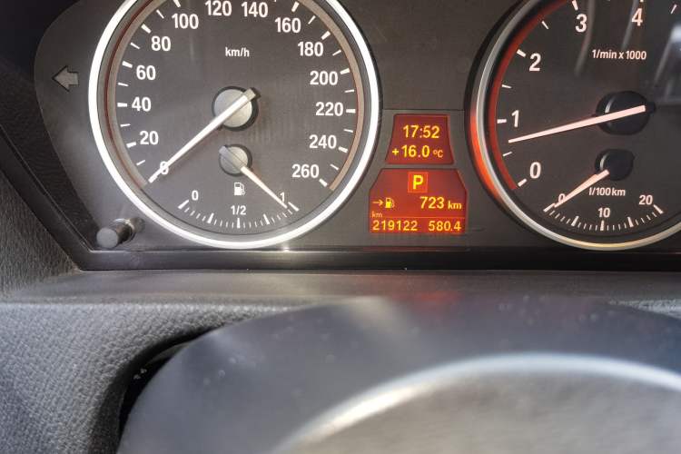 Used BMW X5 2011 xDrive35i Luxury Model Odometer Close Up