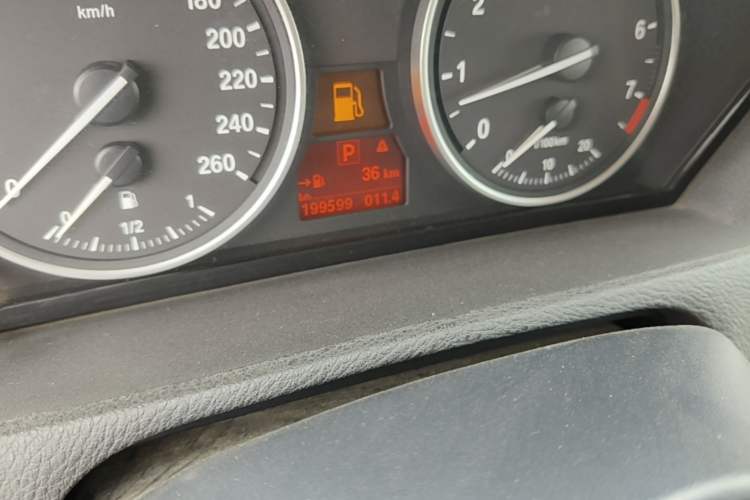 Used BMW X5 2011 xDrive35i Luxury Model Odometer Close Up