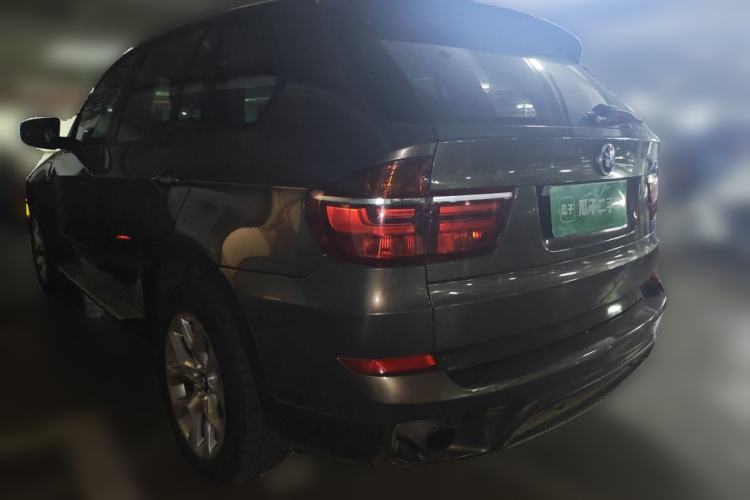 Used BMW X5 2011 xDrive35i Luxury Model Rear Left 45 Deg