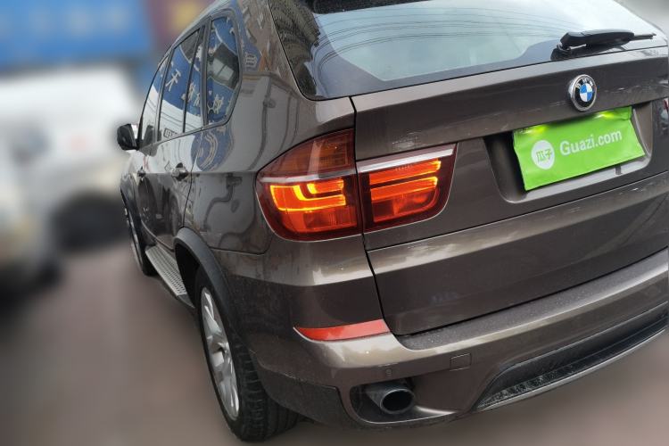 Used BMW X5 2011 xDrive35i Luxury Model Rear Left 45 Deg