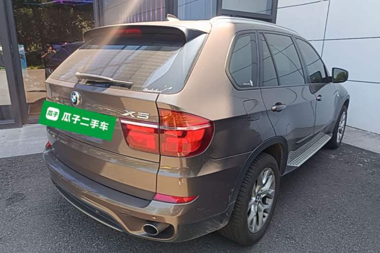 Used BMW X5 2011 xDrive35i Luxury Model Rear Right 45 Deg