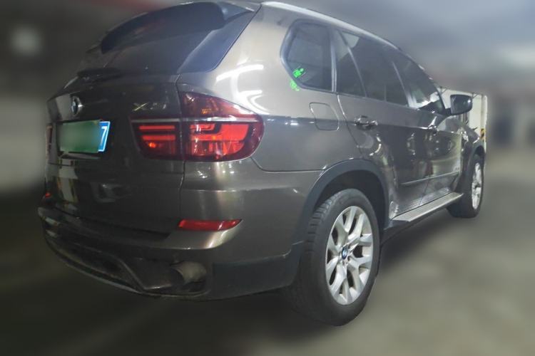 Used BMW X5 2011 xDrive35i Luxury Model Rear Right 45 Deg