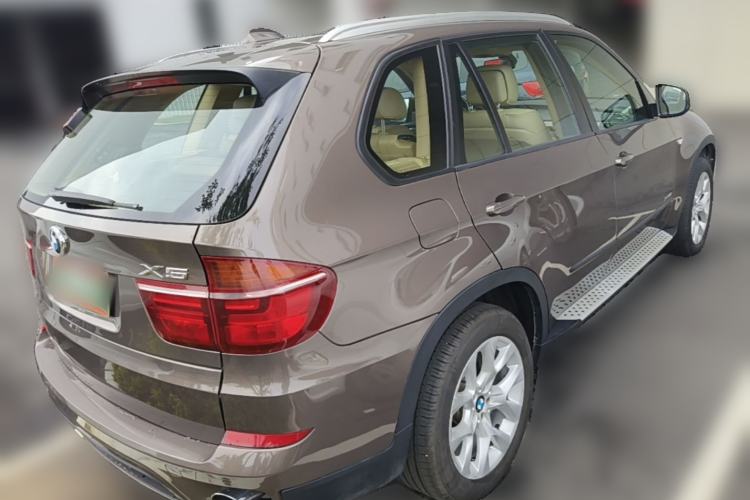 Used BMW X5 2011 xDrive35i Luxury Model Rear Right 45 Deg