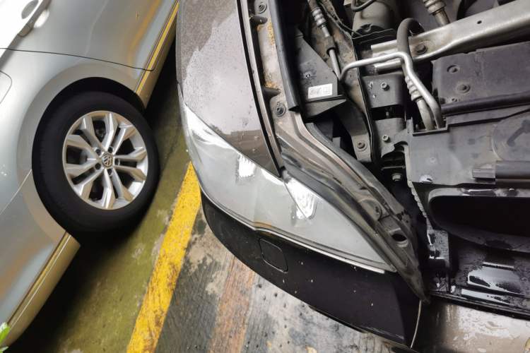 Used BMW X5 2011 xDrive35i Leading Model Right Front Headlight