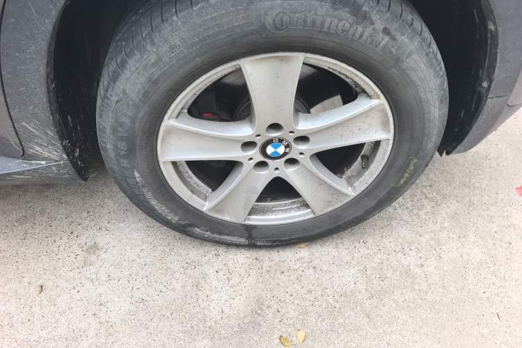Used BMW X5 2011 xDrive35i Leading Model Right Front Wheel Hub