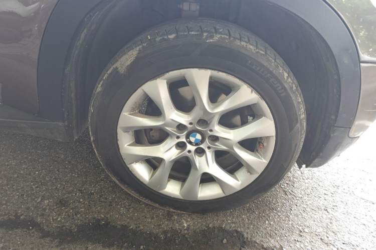 Used BMW X5 2011 xDrive35i Luxury Edition Right Front Wheel Hub