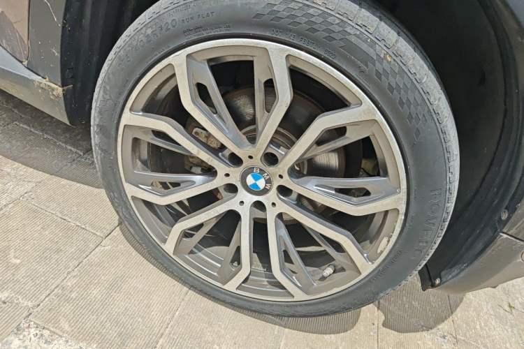 Used BMW X5 2011 xDrive35i Luxury Model Right Front Wheel Hub