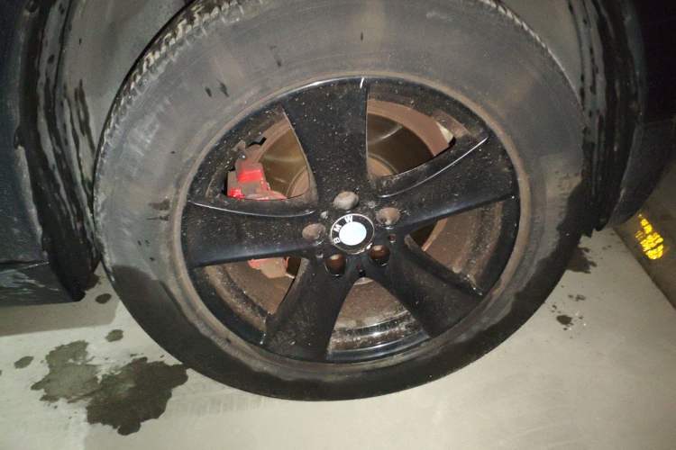 Used BMW X5 2011 xDrive35i Leading Model Right Front Wheel Hub