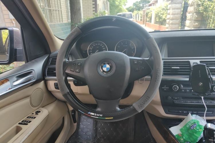 Used BMW X5 2011 xDrive35i Leading Model Steering Wheel