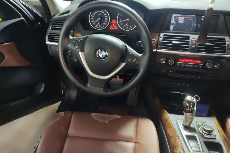 Used BMW X5 2011 xDrive35i Luxury Model Steering Wheel