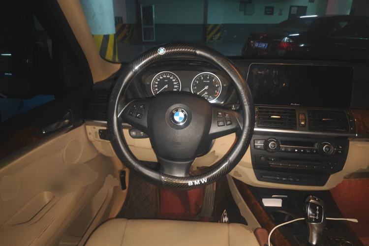Used BMW X5 2011 xDrive35i Leading Model Steering Wheel