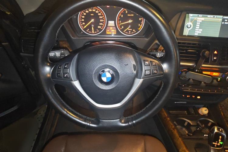 Used BMW X5 2011 xDrive35i Luxury Model Steering Wheel