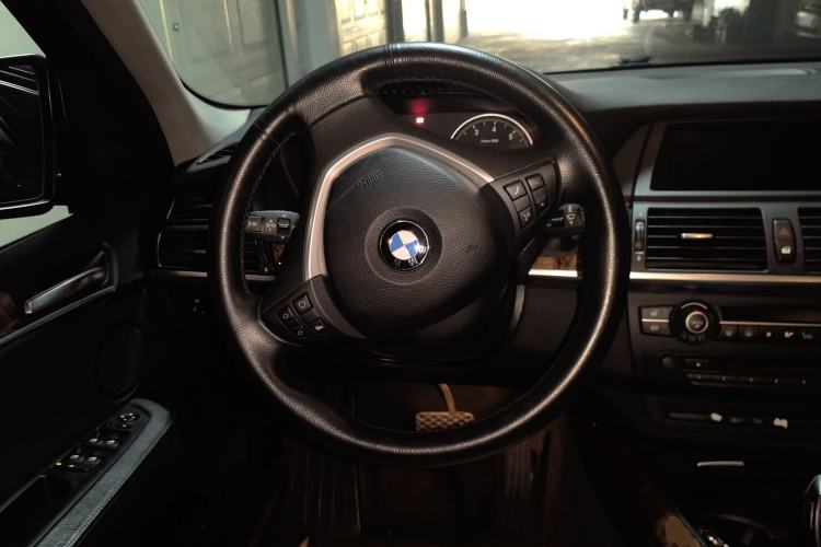 Used BMW X5 2011 xDrive35i Luxury Model Steering Wheel