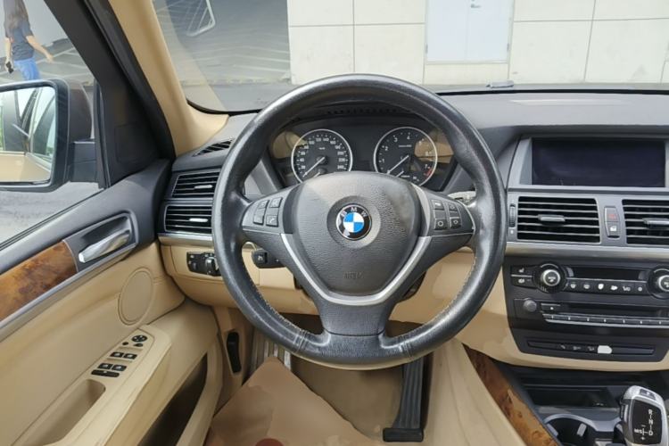 Used BMW X5 2011 xDrive35i Luxury Model Steering Wheel