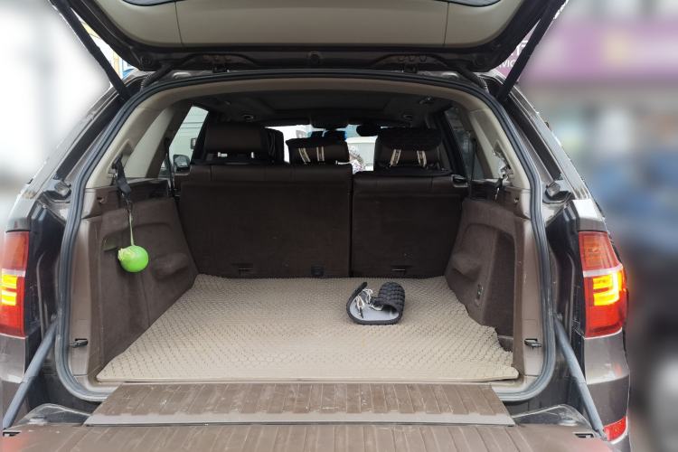 Used BMW X5 2011 xDrive35i Luxury Model Trunk