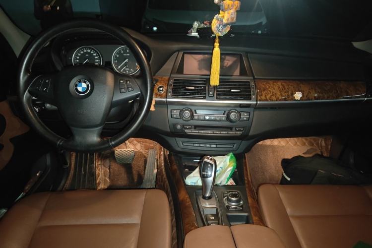 Used BMW X5 2011 xDrive35i Leading Model Center Console