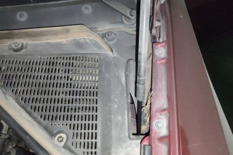 Used BMW X5 2011 xDrive35i Leading Model Engine Bay Left
