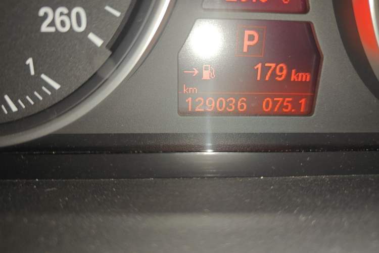 Used BMW X5 2011 xDrive35i Leading Model Odometer Close Up