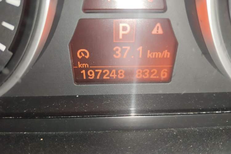 Used BMW X5 2011 xDrive35i Leading Model Odometer Close Up
