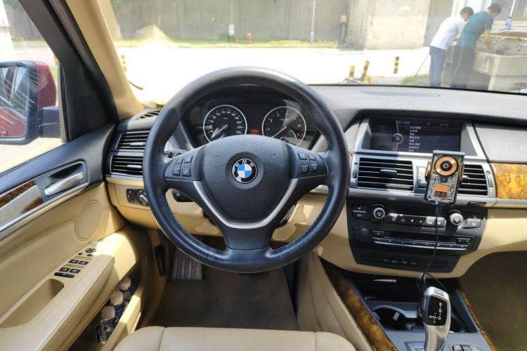 Used BMW X5 2011 xDrive35i Luxury Model Steering Wheel