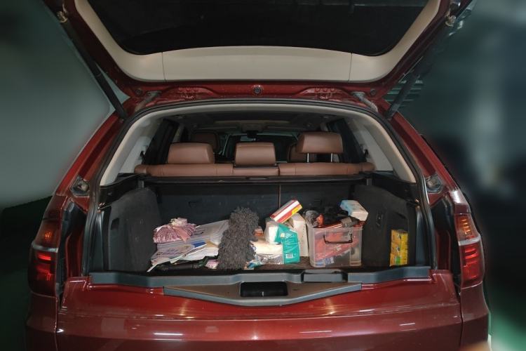 Used BMW X5 2011 xDrive35i Leading Model Trunk