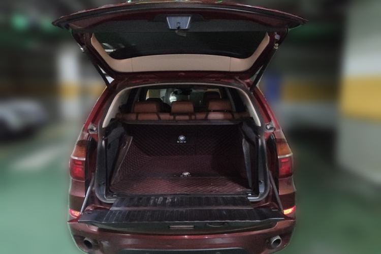 Used BMW X5 2011 xDrive35i Leading Model Trunk
