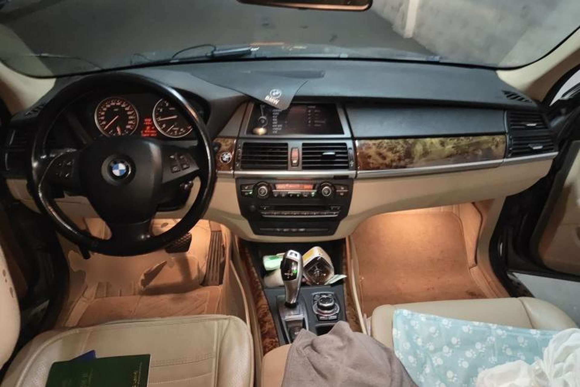 Used BMW X5 2011 xDrive35i Leading Model Center Console
