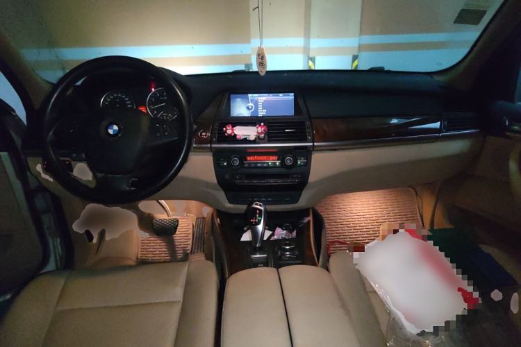 Used BMW X5 2011 xDrive35i Leading Model Center Console