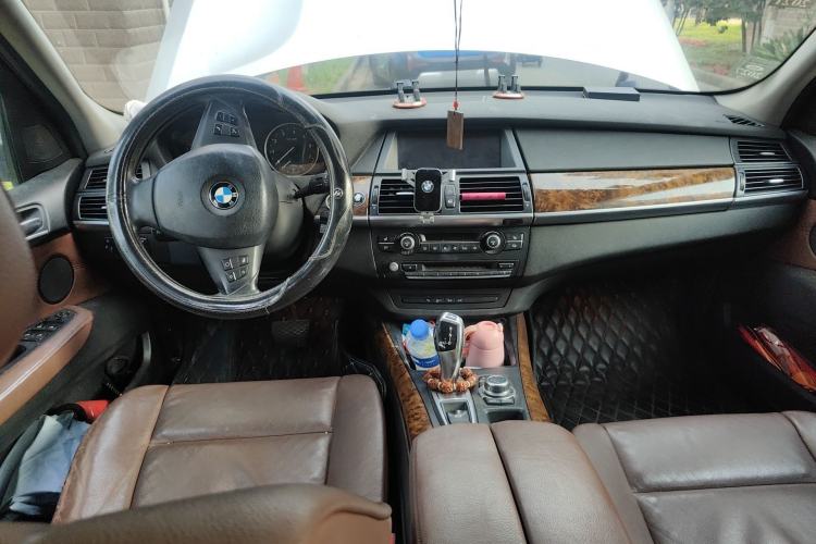Used BMW X5 2011 xDrive35i Leading Model Center Console