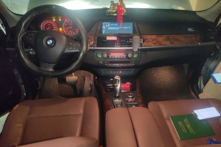 Used BMW X5 2011 xDrive35i Leading Model Center Console