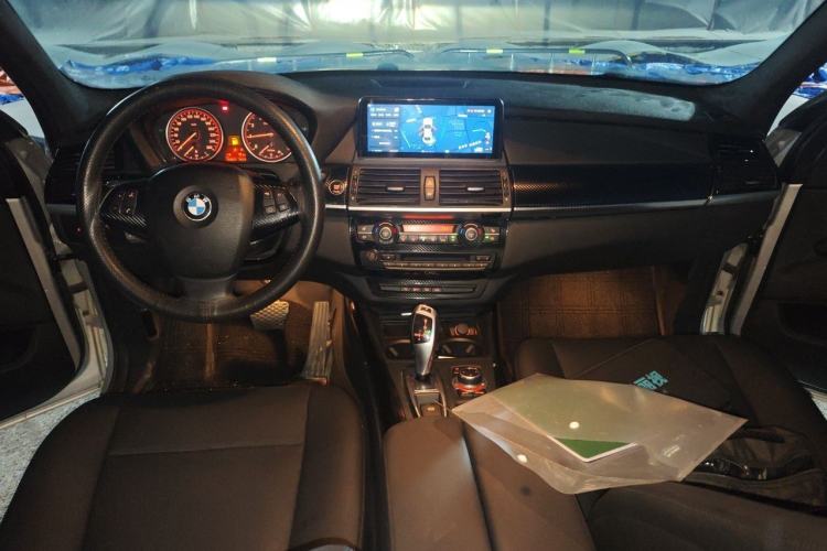 Used BMW X5 2011 xDrive35i Leading Model Center Console