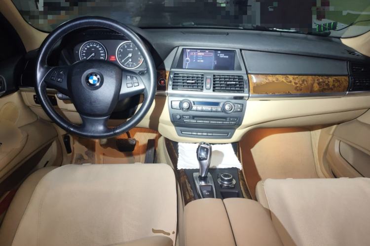 Used BMW X5 2011 xDrive35i Leading Model Center Console
