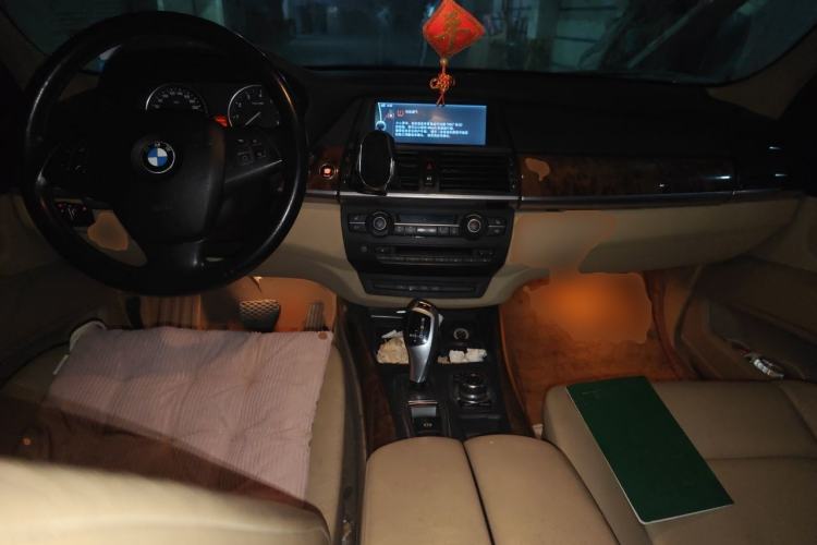 Used BMW X5 2011 xDrive35i Leading Model Center Console