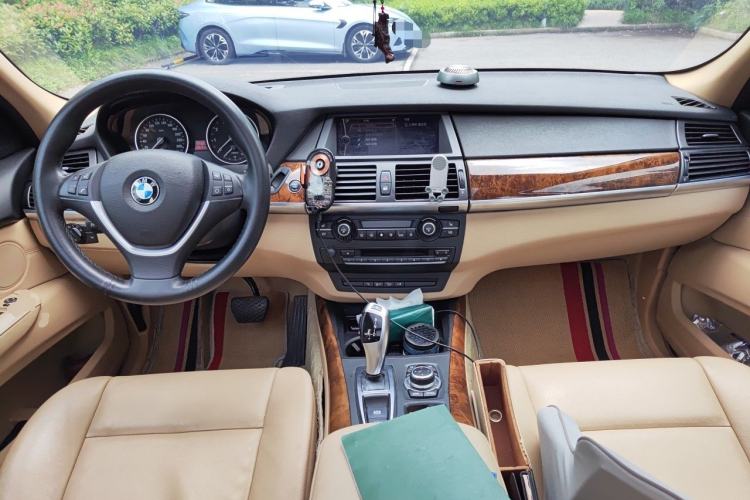 Used BMW X5 2011 xDrive35i Luxury Model Center Console