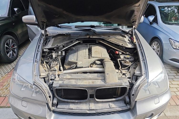 Used BMW X5 2011 xDrive35i Luxury Model Engine Bay