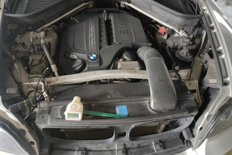 Used BMW X5 2011 xDrive35i Leading Model Engine Bay
