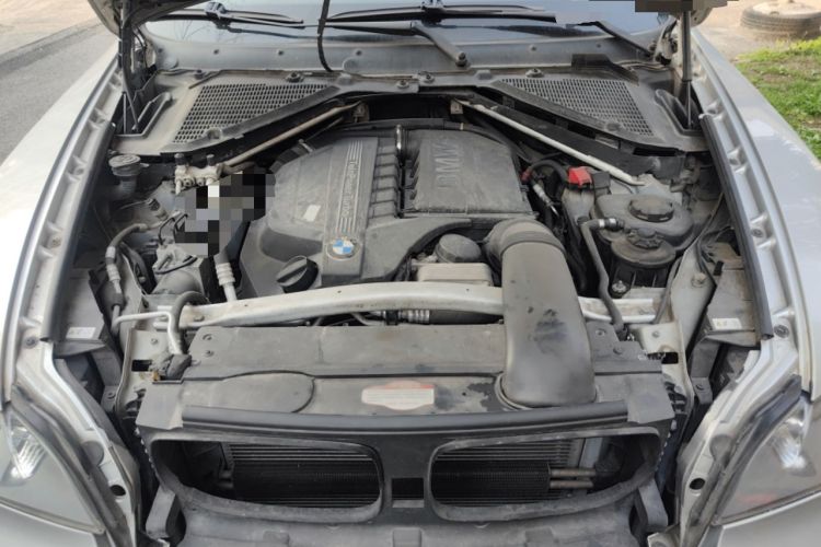 Used BMW X5 2011 xDrive35i Leading Model Engine Bay